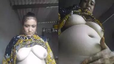 Pakistani Bhabhi Apne Boob’s & Pussy Dikhate Hue Mms Video