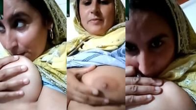 Kashmiri woman shows her milky boobs during video call sex